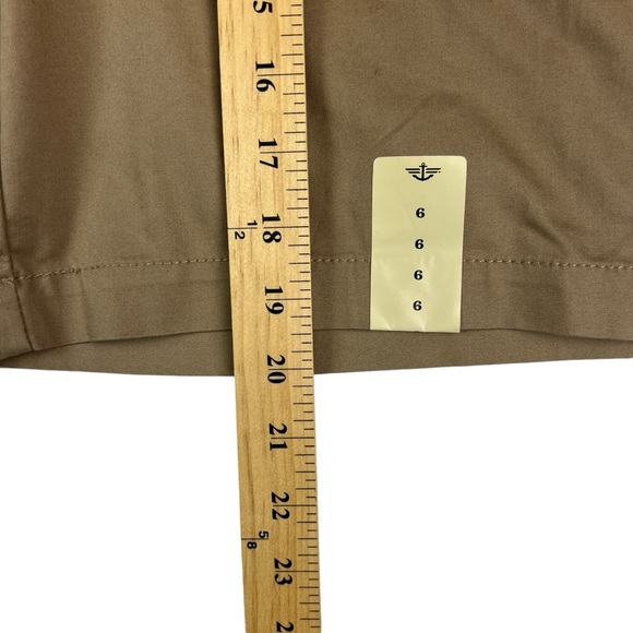 NEW Dockers Khaki Bermuda Shorts Womens Size 6 Tan - Picture 10 of 13